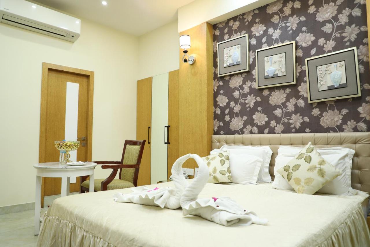 Republic Hotel Патна Екстериор снимка