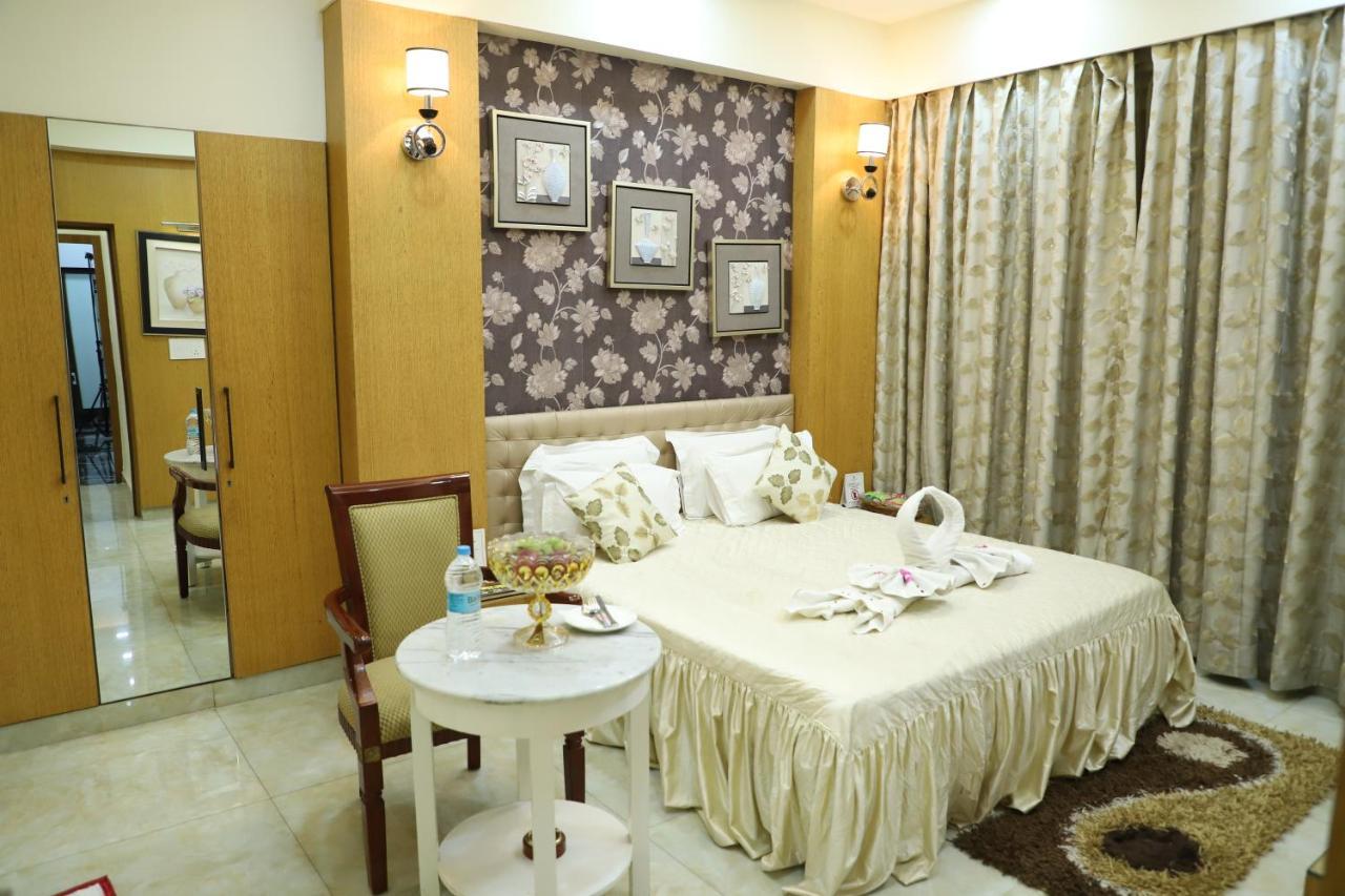 Republic Hotel Патна Екстериор снимка
