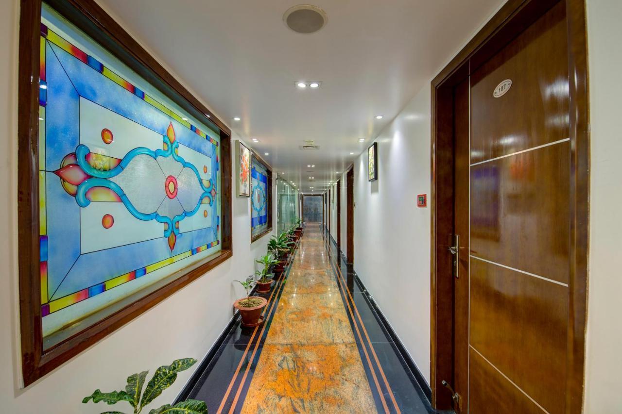 Republic Hotel Патна Екстериор снимка