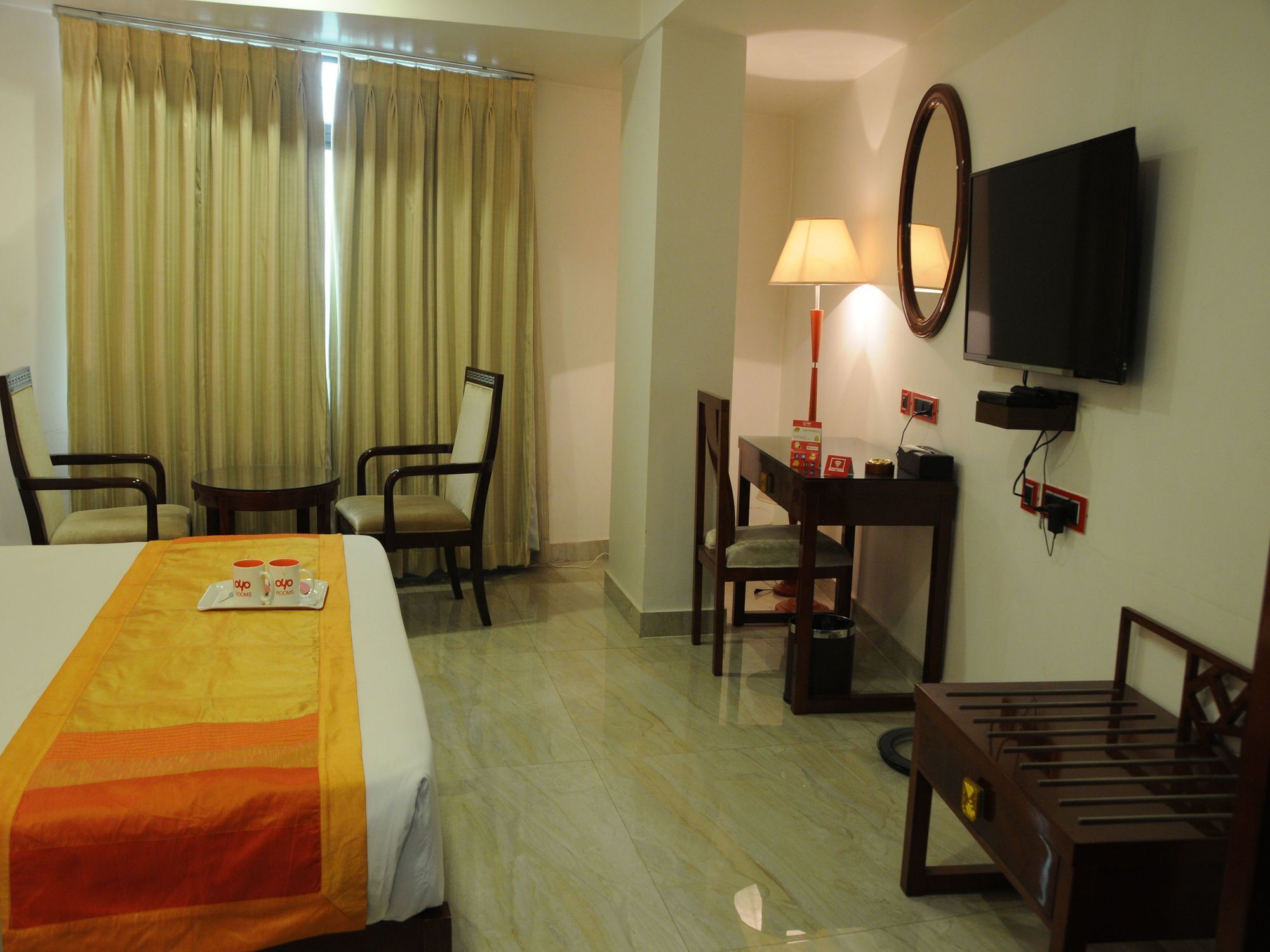 Republic Hotel Патна Екстериор снимка