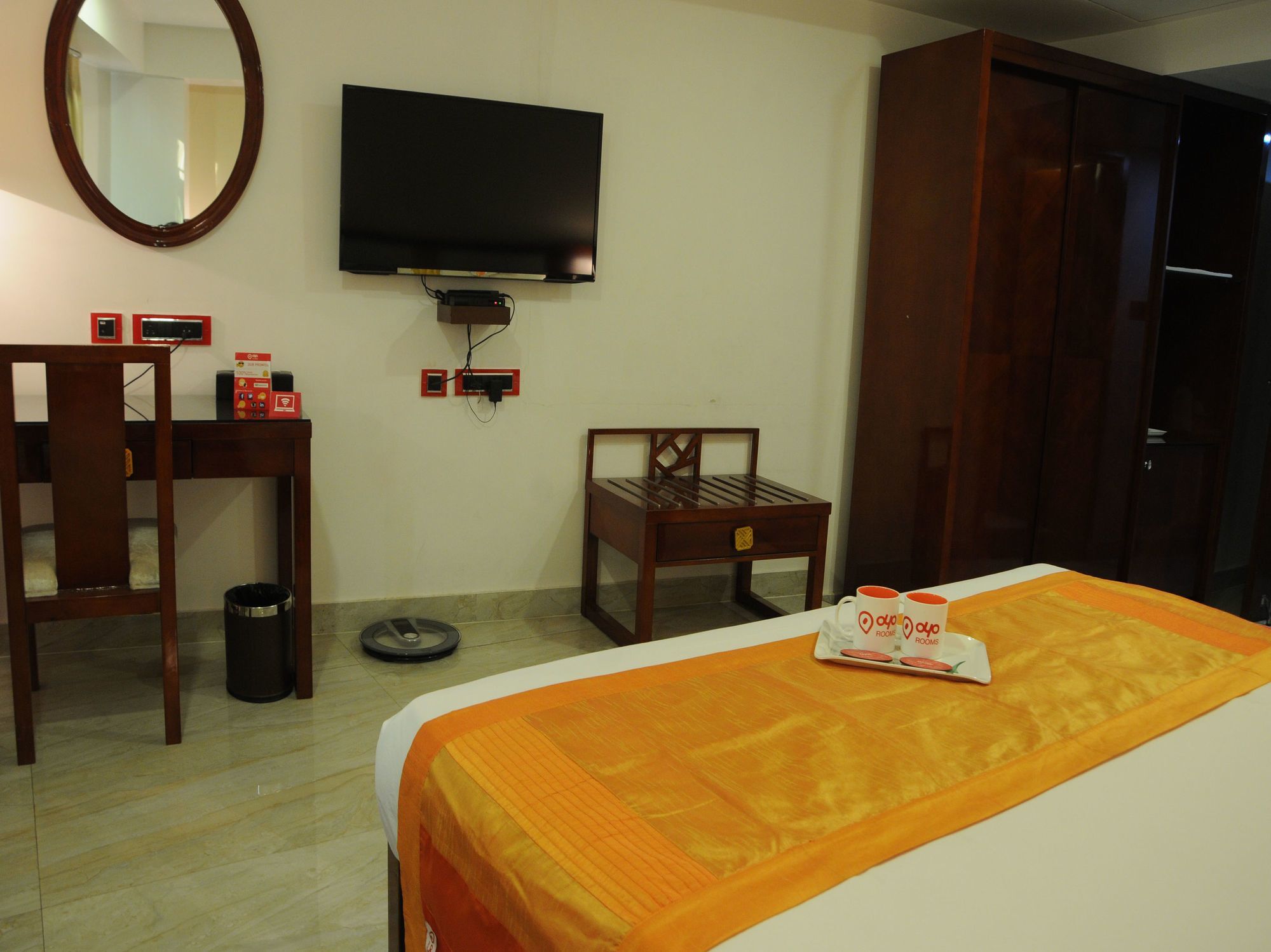 Republic Hotel Патна Екстериор снимка